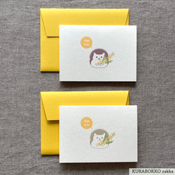 ハリネズミとミモザのミニグリーティングカード・ヨコ型（2枚セット） 2枚目の画像