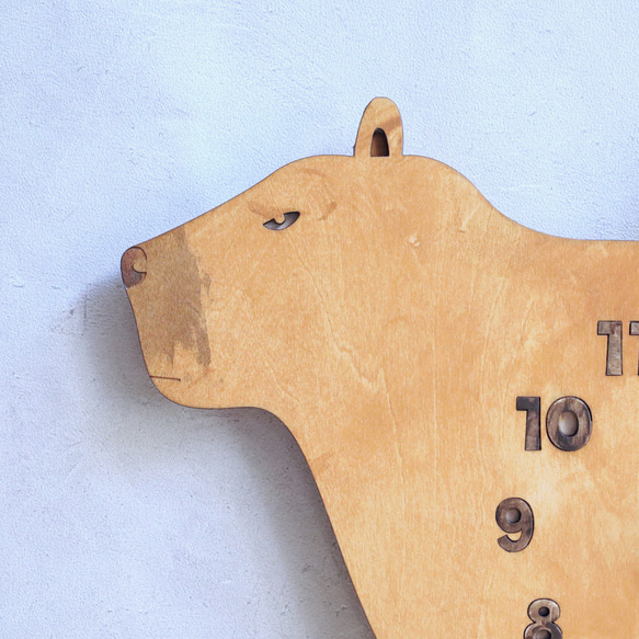 カピバラ親子がくつろぐ レギュラーサイズ 時計 木製 掛け時計 3枚目の画像