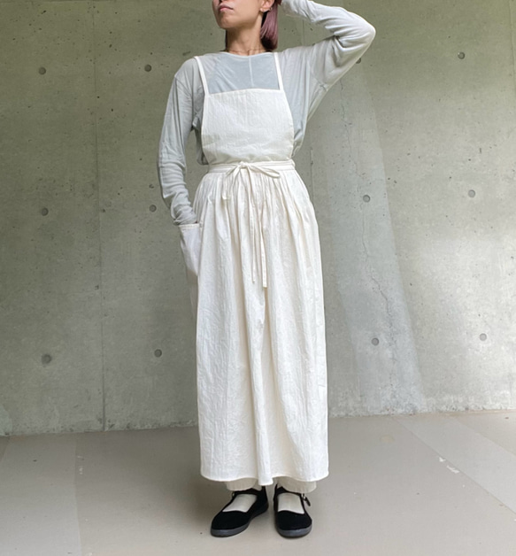 作家 さん リネン エプロン ギャザー ワンピース ハンドメイド 麻 ナチュラン フレンチリネン100％ たっぷりギャザー入りワンピースエプロン