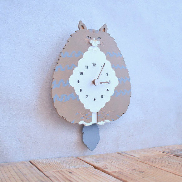 ノルウェージャン・フォレスト・キャット レギュラーサイズ 時計 木製 振り子時計 掛け時計 2枚目の画像