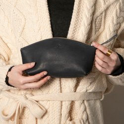 小袋 高品質柔軟鞣革 大容量筆袋 化妝袋 真皮 黑色 HAK058 第2張的照片