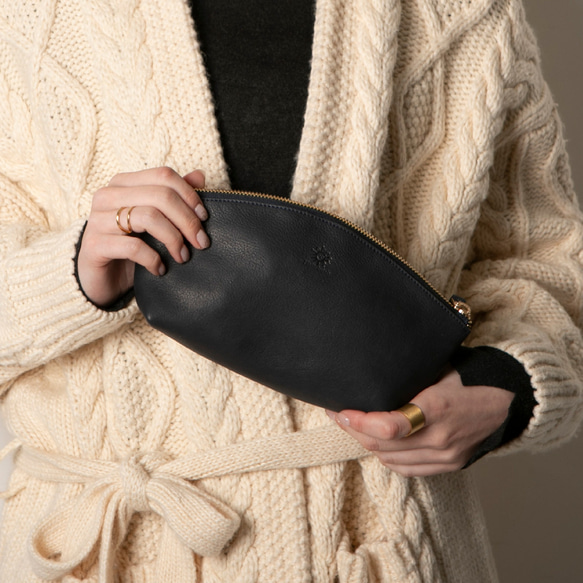 小袋 高品質柔軟鞣革 大容量筆袋 化妝袋 真皮 黑色 HAK058 第3張的照片