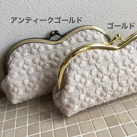 ぷっくりミニ刺繍　 大きながま口　ミントグリーン　 コスメポーチ マチあり　刺繍生地 6枚目の画像