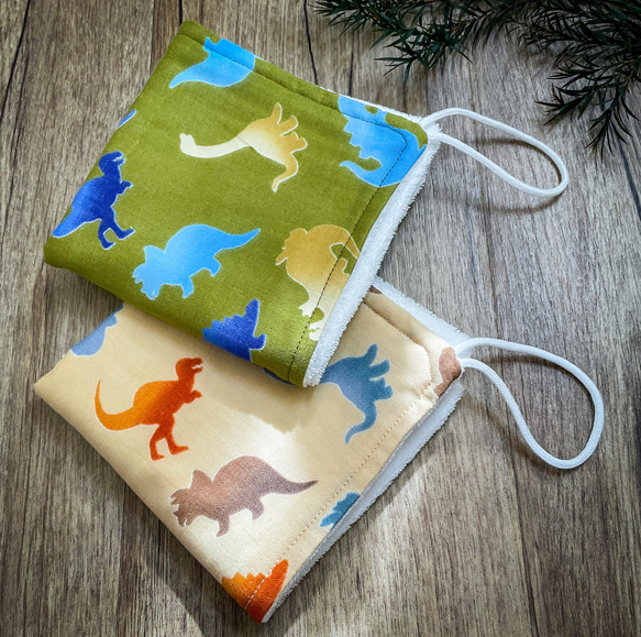 sale◇2枚セット♡ループ付きタオル ふんわりガーゼ 恐竜柄（カーキ  