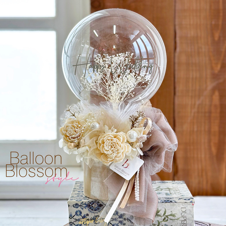 ふわふわチュールとかすみが可愛い＊幸せのフラワーバルーンギフト◇オフホワイト　結婚祝い 祝電 電報 記念日