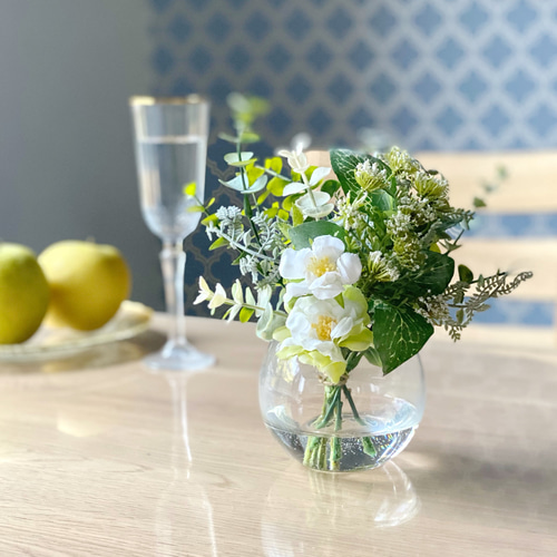 野薔薇とグリーン♪お手入れ不要！水ジェルに生けた花瓶付きアーティ