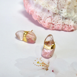 桜の記憶＊Pink opal×Rose quartz＊金継ぎ-pierce／L〜M size【Ⅱ】 5枚目の画像