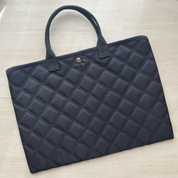 シンプル！軽い！ナイロンキルティングのパソコンケース タブレット