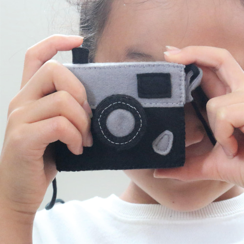 フェルトのカメラ☆グレー×ブラック☆おままごと遊び おもちゃ