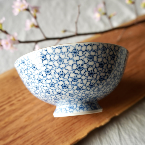 染付桜詰 飯茶碗 (大サイズ) 茶碗・めし碗 ittou 通販 11292710