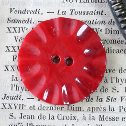 フランスアンティーク　ベークライト・とり フランスアンティークベークライトボタン（レッド3L） 1個 ボタン