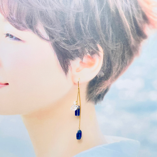 カイヤナイト ラフカットとハーキマークオーツ細石 ゆらゆら揺れる  