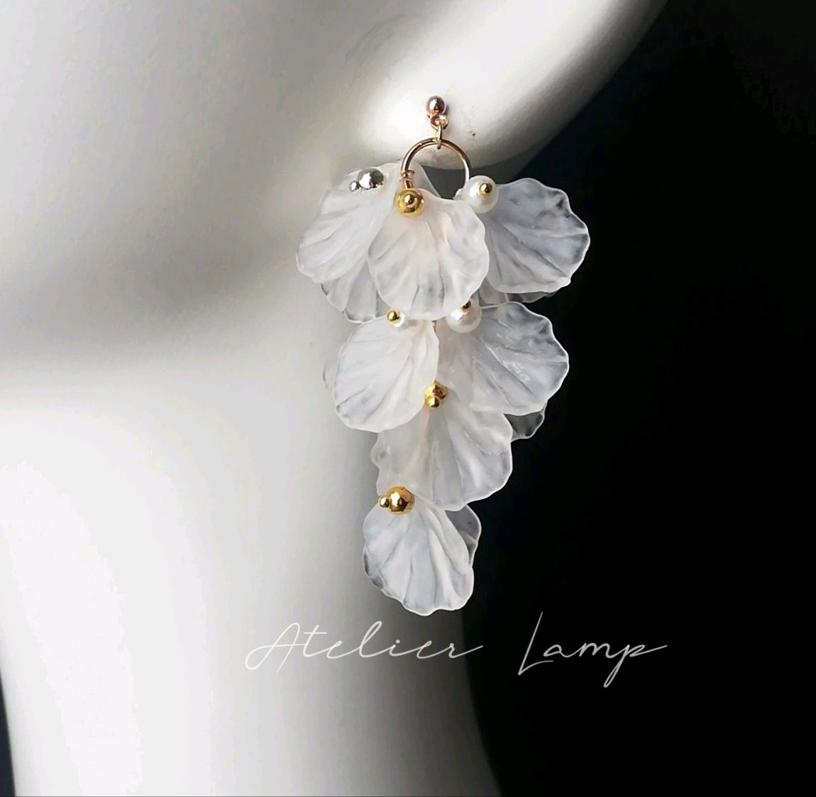 ▼ 選べる カスタム 揺れる ゆらゆら 花 大ぶり結婚式 ウェディング ブライダル 大ぶり フラワー ピアス イヤリング