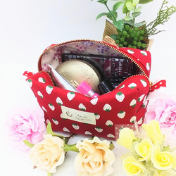 【再販】ボックスポーチ☆イチゴ&小花柄（赤） 7枚目の画像