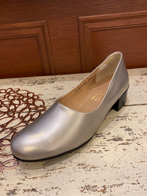 【アシオト】神戸の靴職人が作った♪超軽量・純国産レザーパンプス♪(AP1135)