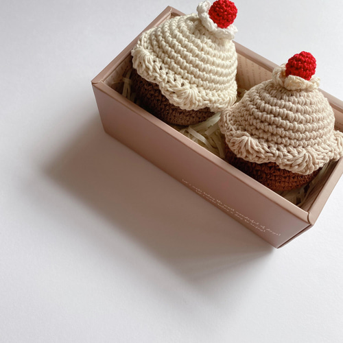 カップケーキ ラトル 】かぎ編み かぎ編み小物 かぎ針編み 置物