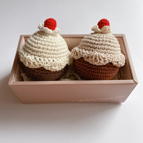 カップケーキ ラトル 】かぎ編み かぎ編み小物 かぎ針編み 置物