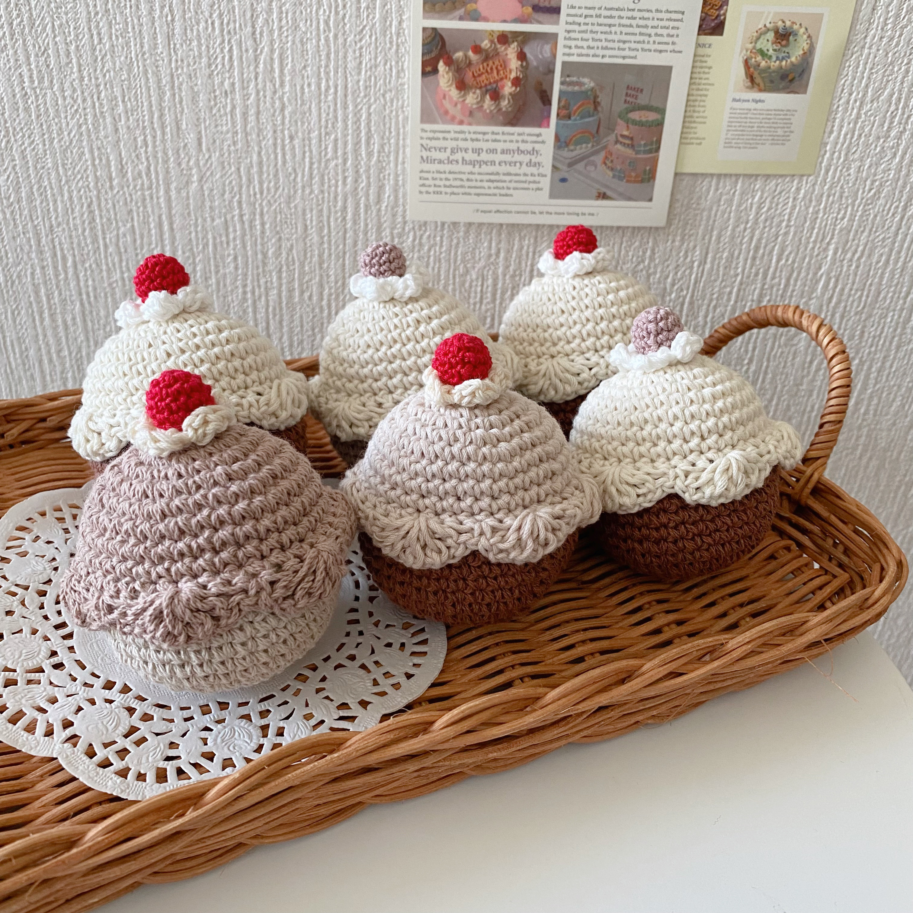 カップケーキ ラトル 】かぎ編み かぎ編み小物 かぎ針編み 置物