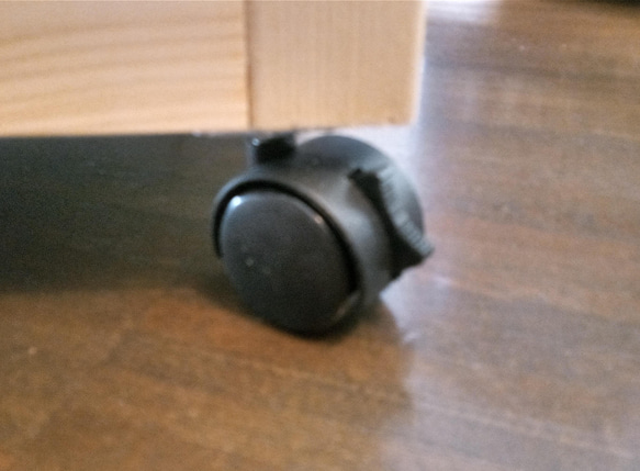 No40【コロコロやってくる】ワゴン、キャビネット、棚、引き出し2段、天然木、無垢、キャスター付き 8枚目の画像