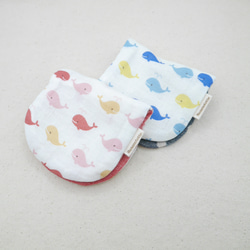 ふわもこハンカチ｜カラフルくじら-Colorful Whale-｜S・10×20cm｜8重ガーゼハンカチ｜ギフト｜誕生日 1枚目の画像