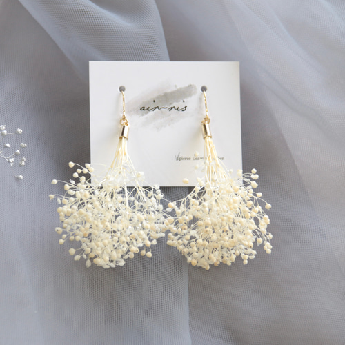 ゴールド かすみ草 ノンホールピアス  ハンドメイド シンプル gold/ かすみ草ピアス・イヤリング シンプルピアス カスミ草 シンプル