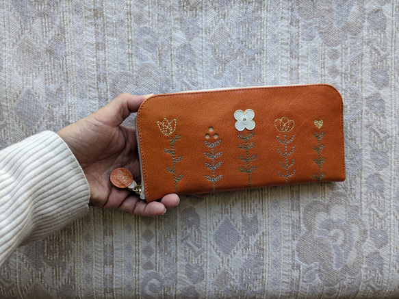 刺繍革財布『LIFE』つやORANGE（ヤギ革）☆スリムタイプ☆ラウンドファスナー型 7枚目の画像