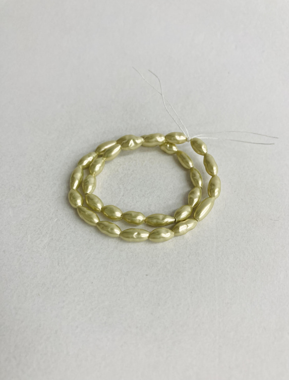 ガラスバロックパール両穴/約3.5x6mm/約30ヶ/ライムグリーン/made in japan 4枚目の画像