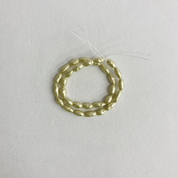 ガラスバロックパール両穴/約3.5x6mm/約30ヶ/ライムグリーン/made in japan 1枚目の画像