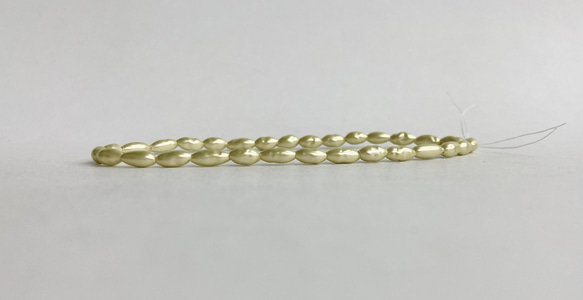 ガラスバロックパール両穴/約3.5x6mm/約30ヶ/ライムグリーン/made in japan 5枚目の画像