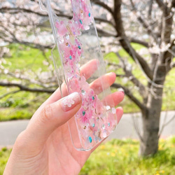 押し花ケース☆スマホケース iPhoneカバー☆天然石☆オルゴナイト 幸運を引き寄せる iPhone12 Proケース 2枚目の画像