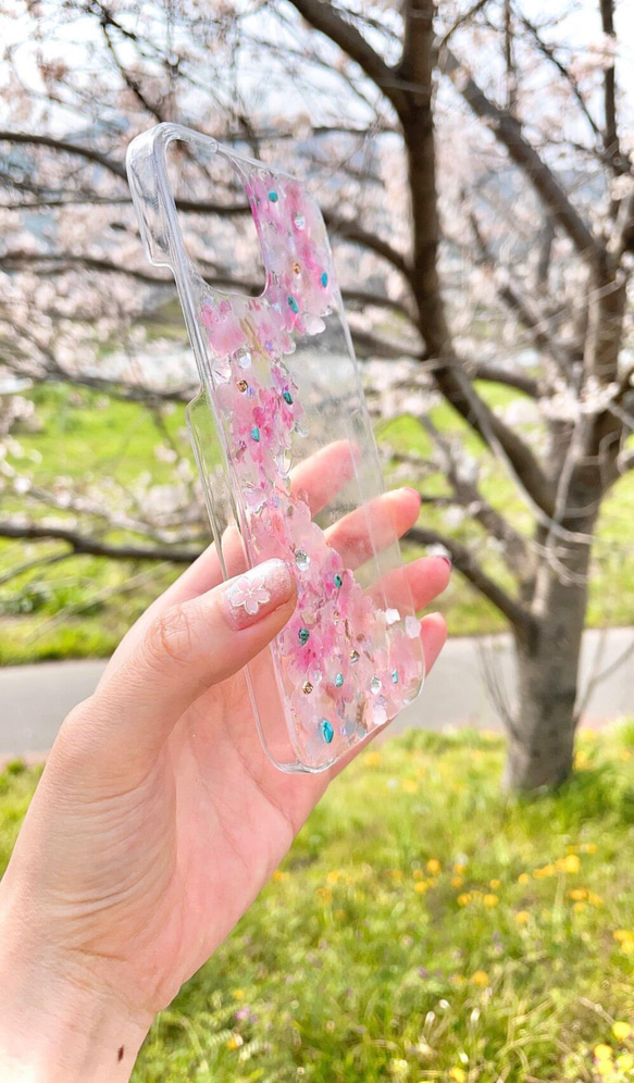 押し花ケース☆スマホケース iPhoneカバー☆天然石☆オルゴナイト 幸運を引き寄せる iPhone12 Proケース 2枚目の画像