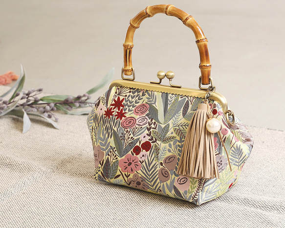 妖精の森「イエロー」バンブーハンドルフレームクラッチポーチ 4枚目の画像