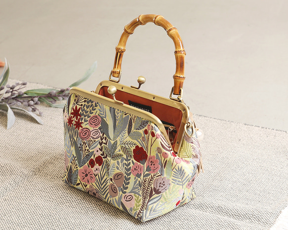 妖精の森「イエロー」バンブーハンドルフレームクラッチポーチ 6枚目の画像