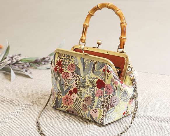 妖精の森「イエロー」バンブーハンドルフレームクラッチポーチ 5枚目の画像