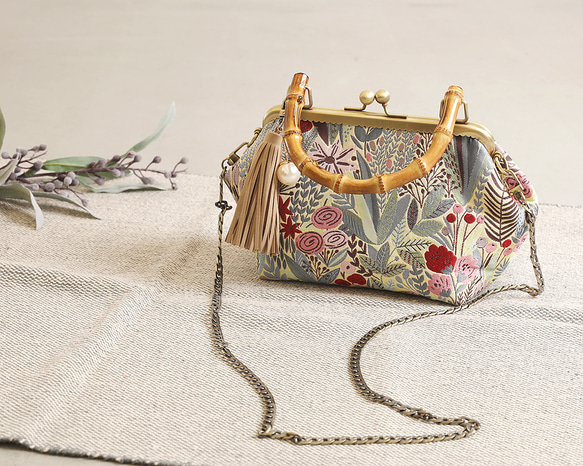 妖精の森「イエロー」バンブーハンドルフレームクラッチポーチ 9枚目の画像