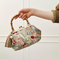 妖精の森「イエロー」バンブーハンドルフレームクラッチポーチ 2枚目の画像