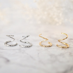 重ね付けに見える！極小　フープピアス (8mm)(ゴールド/シルバー）メンズ　つけっぱなし　低金属アレルギー対応　華奢 9枚目の画像