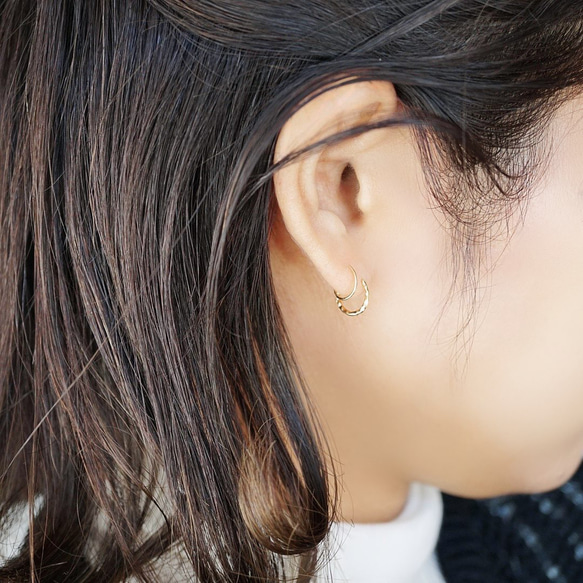 重ね付けに見える！極小　フープピアス (8mm)(ゴールド/シルバー）メンズ　つけっぱなし　低金属アレルギー対応　華奢 11枚目の画像