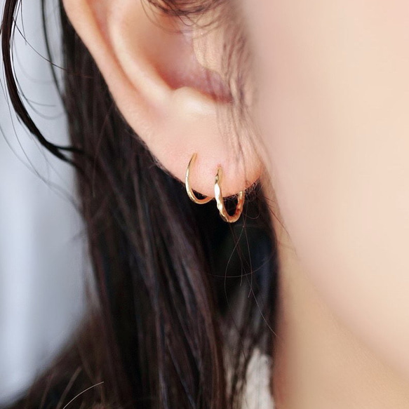 重ね付けに見える！極小 フープピアス (8mm)(ゴールド/シルバー