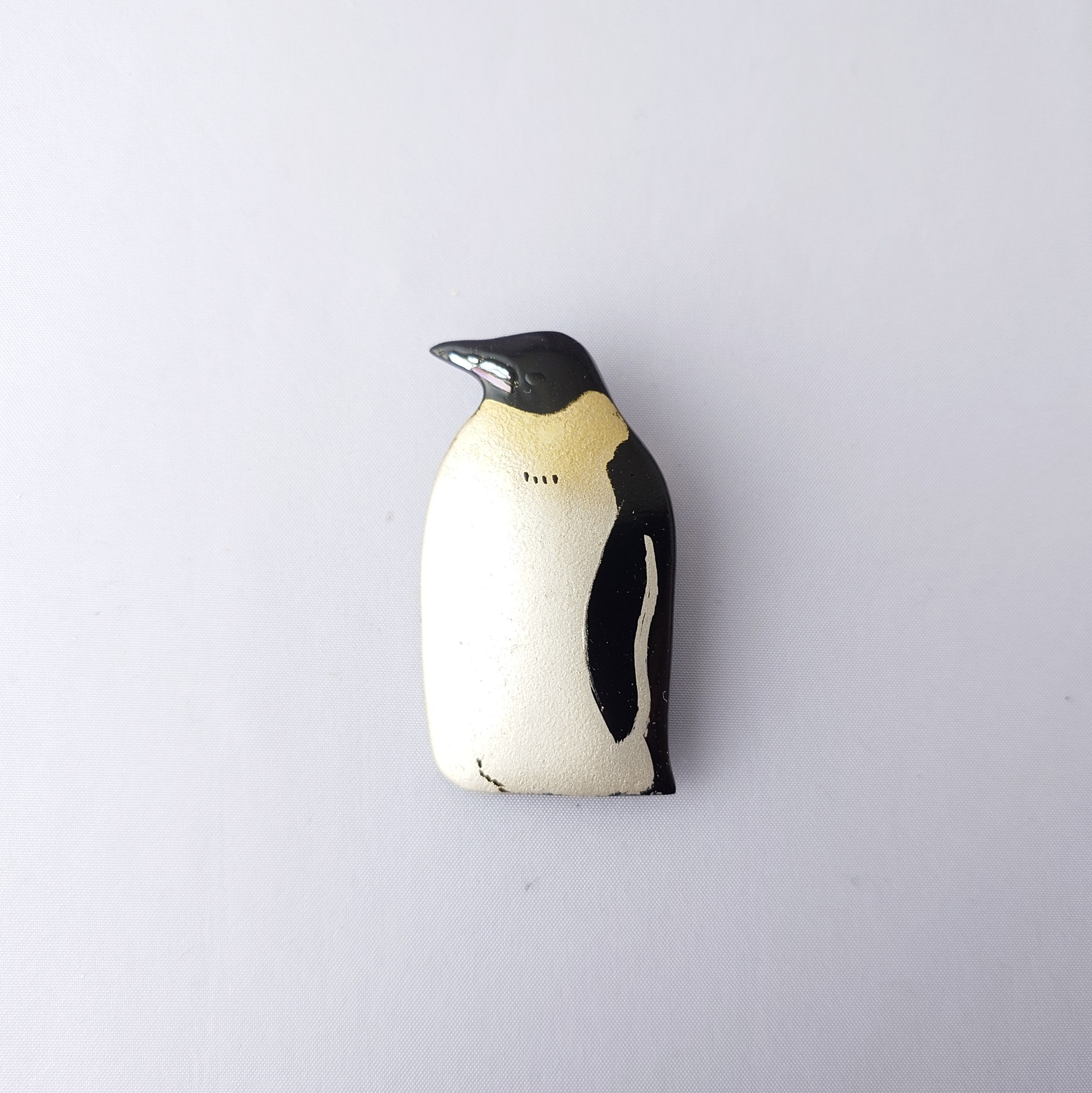 皇帝ペンギン親 漆ブローチ