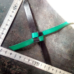 本革羽織紐　 緑+黒色　レザーを縁起の良い叶結びにし着物や浴衣の羽織に！ 2枚目の画像