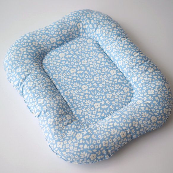 うさぎ用 ゴロンちょマット・ブルーフラワー(クッション、ベッド) 2枚目の画像