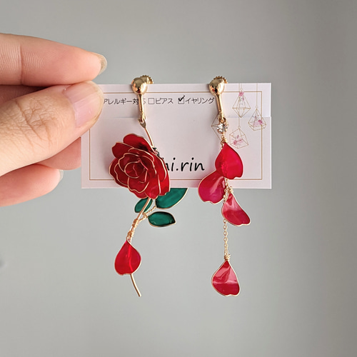 いちご型薔薇の転写ピアス　イヤリング いちご型薔薇 転写ピアス イヤリング〜pink〜