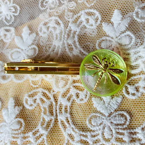 新しい門出に！ ラッキーなトンボのネクタイピン【レモンイエロー