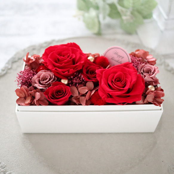 選べるメッセージ｜赤いバラの高級感ある上品なフラワーボックス｜還暦祝い・退職祝い・誕生日・母の日　pre.034 3枚目の画像