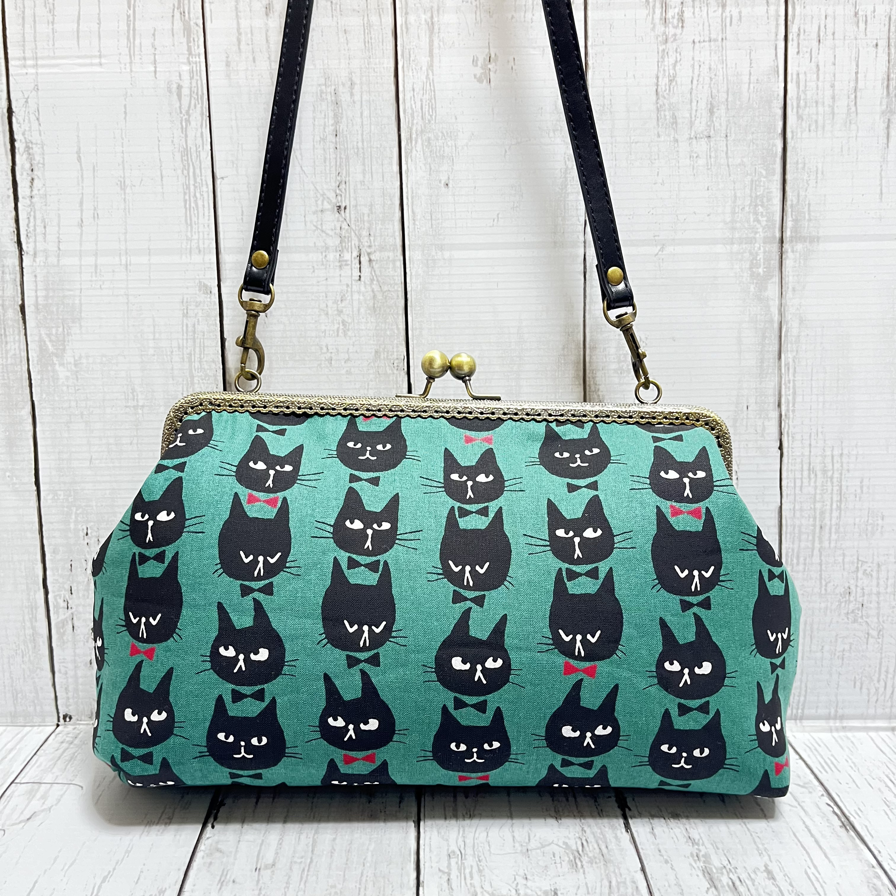 クロッチくん【お財布バッグ】スマホショルダーバッグ ハンドメイド pjc 猫 クロッチくん【お財布バッグ】スマホショルダーバッグ
