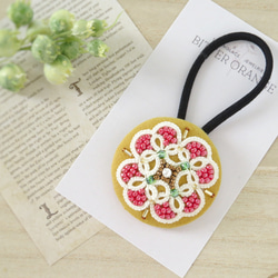 タティングレース×ビーズ刺繍で奏でる春の花音ブローチ くるみボタン