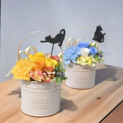 ★送料無料 花と猫【イエロー&ブルー】プリザーブドフラワー 猫 花 ペット 猫好き 誕生日 お供え カーネーション 6枚目の画像
