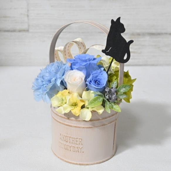 ★送料無料 花と猫【イエロー&ブルー】プリザーブドフラワー 猫 花 ペット 猫好き 誕生日 お供え カーネーション 3枚目の画像
