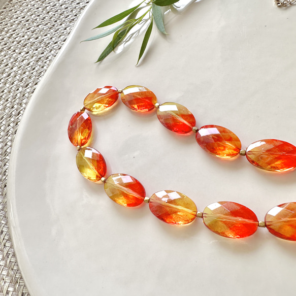 【Necklace Sunset】オレンジ のネックレス 特集掲載 夏 クリア2025 旅気分2025 夏色 3枚目の画像